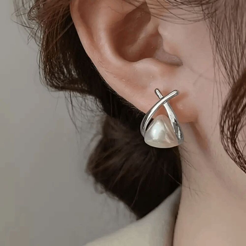 Pearl White Gold Triangle Geometric Stud Earrings